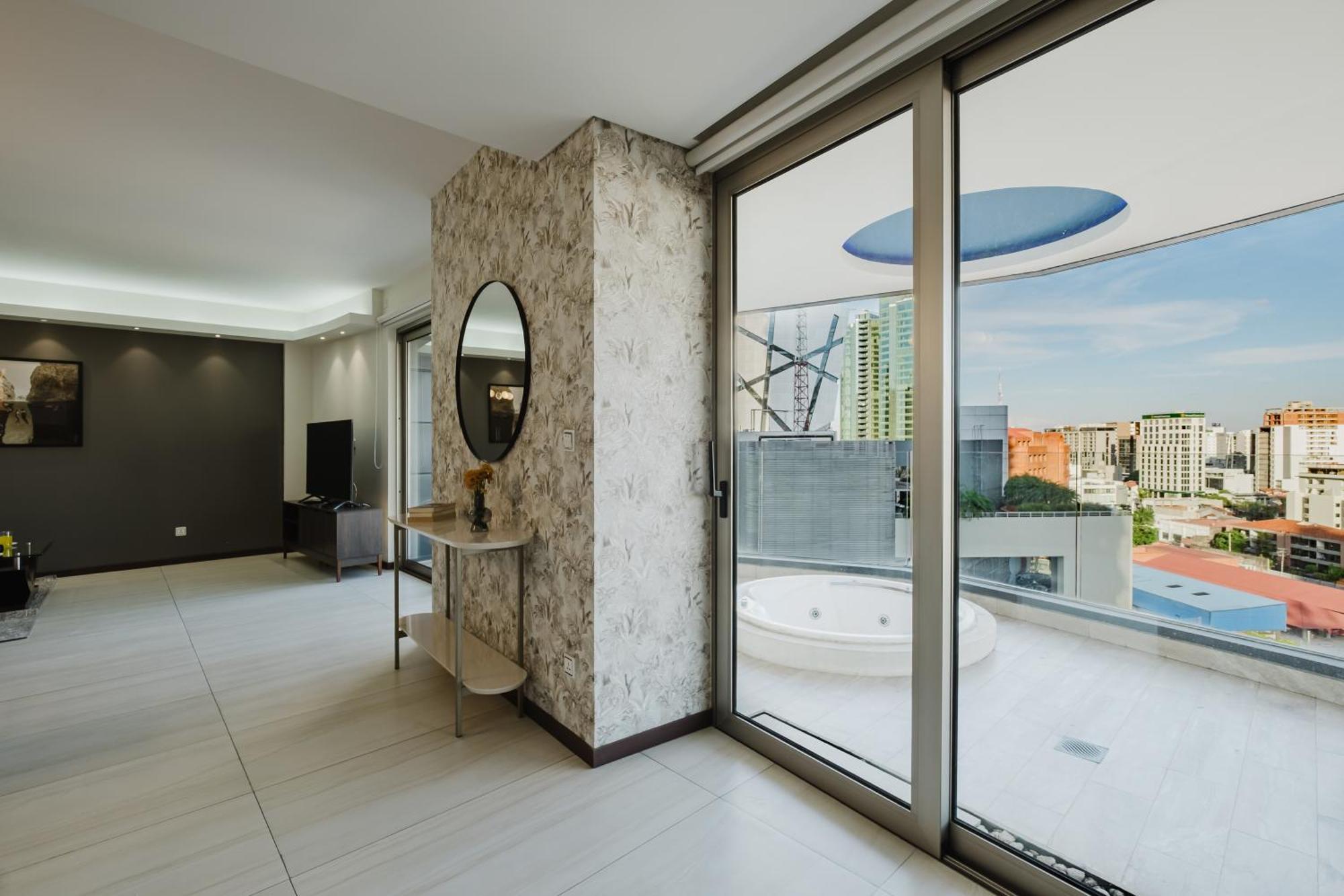 Riviera Skyview Apartment
