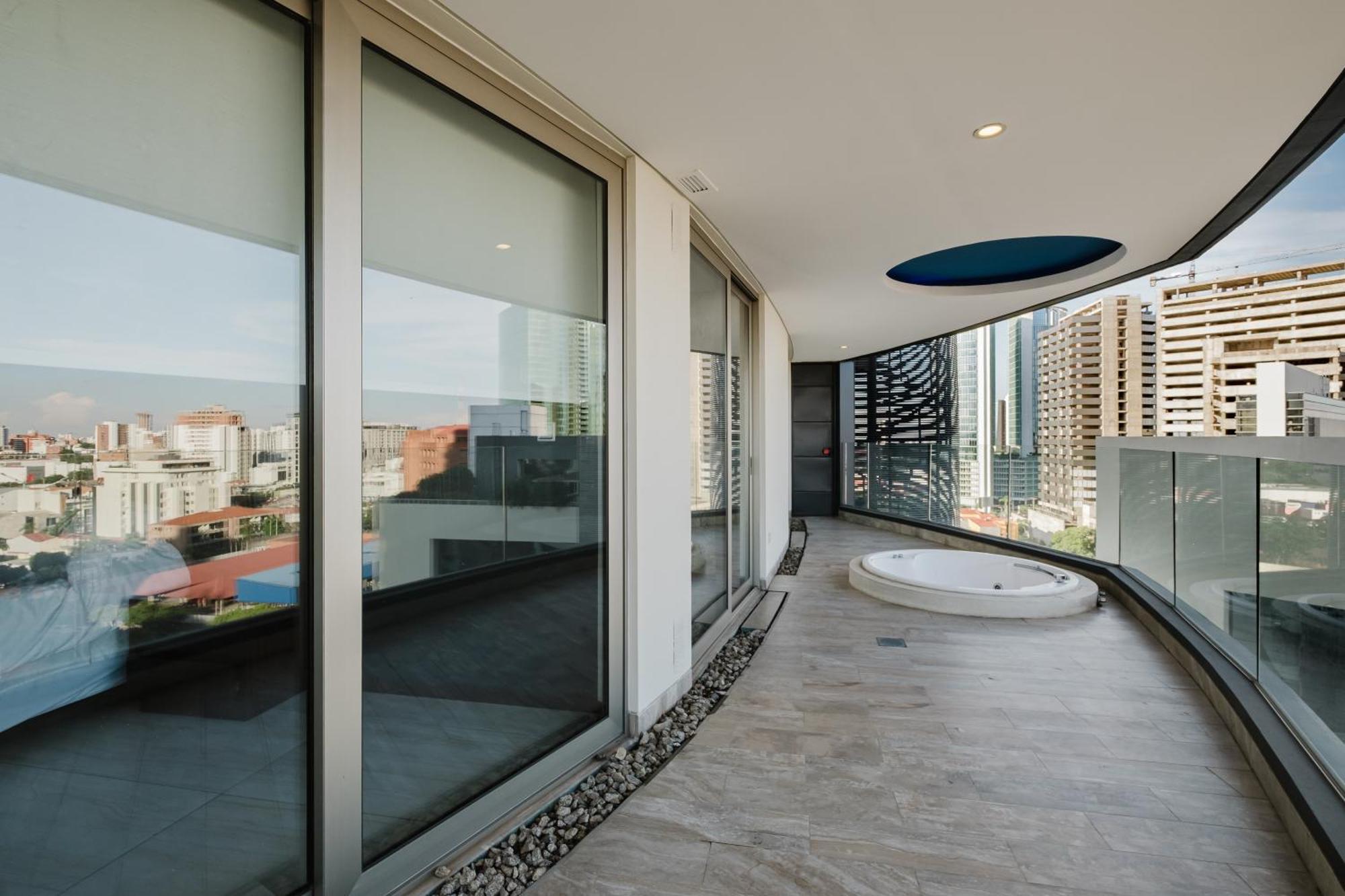 Riviera Skyview *